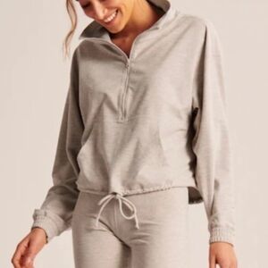Abercrombie & Fitch lightweight pullover